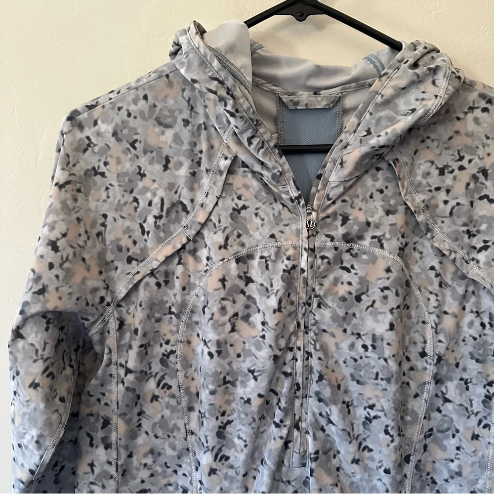 Lululemon Lightened Up Pullover Ambient Grey